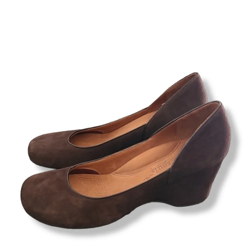 GENTLE SOULS KENNETH COLE Brown Suede Wedges 9 Wedge Heels Ridge Amaru